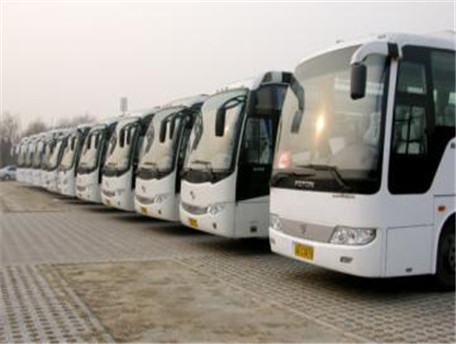鄭州包車大巴租賃高速行車注意事項(xiàng)
